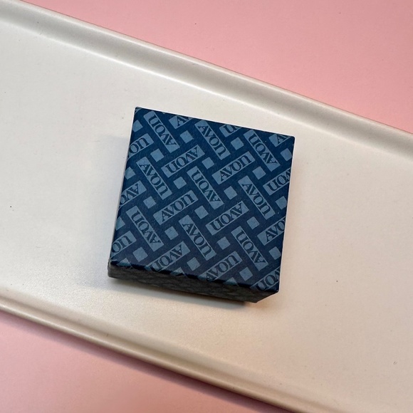 Vintage Avon ladybug earrings - Picture 4 of 6